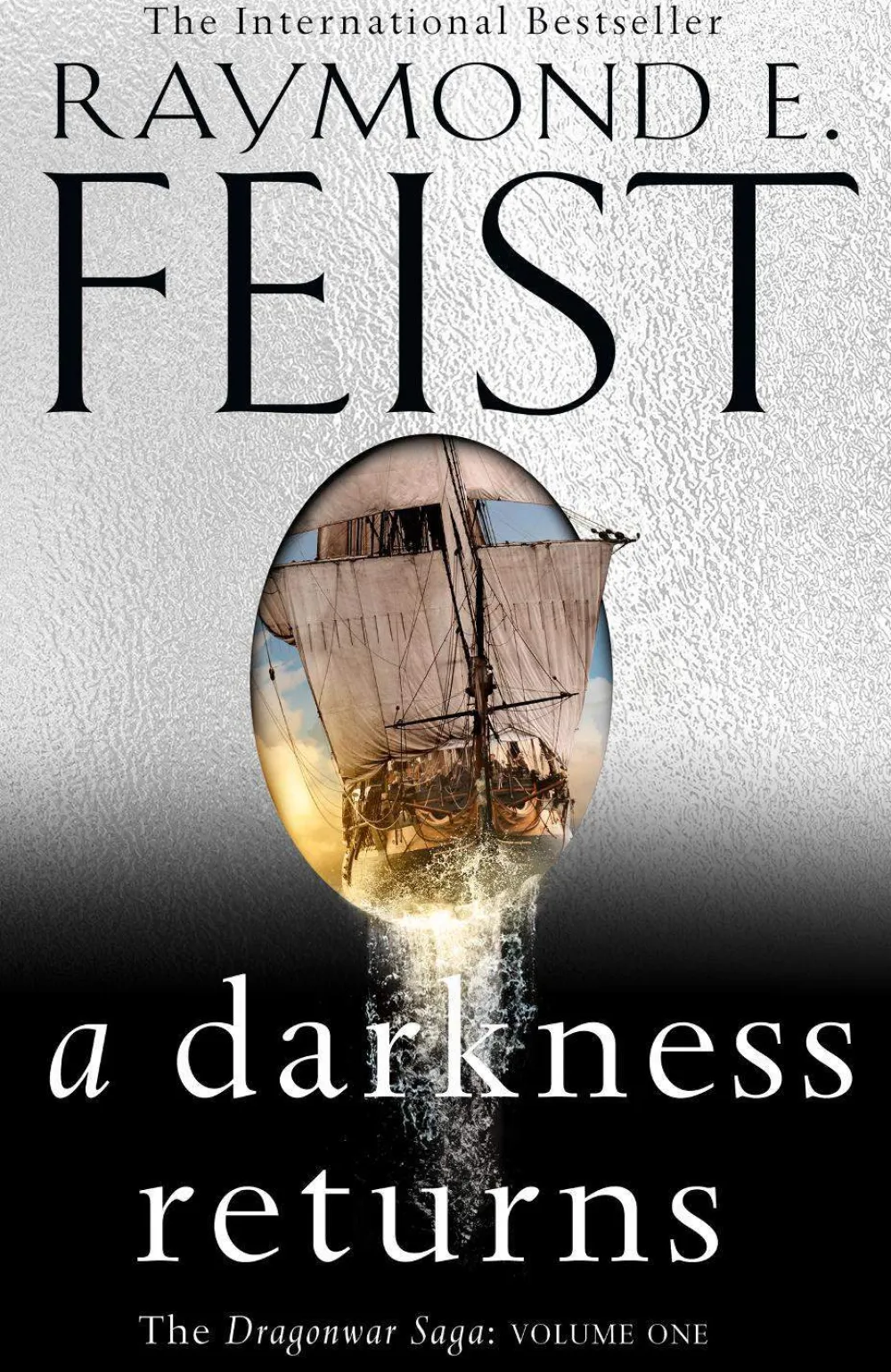 Raymond.E Feist A Darkness Returns (The Dragonwar Saga, Book 1)* Historie