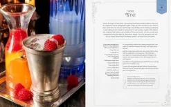 Chelsea Cole Kokebøker^A Feast of Thorns and Roses: The Unofficial Cookbook of A Court of Thorns and Roses