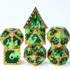 Udixi Dice Colorful Metal Poly City Wall Dragon Green /Gold (7) Terningsett* Sett