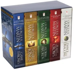 George R. R. Martin Samlebokser^'s A Game of Thrones 5-Book Boxed Set (Song of Ice and Fire Series): A Game of Thrones, A Clash of Kings, A Storm of Swords, A Feast for Crows, and A  Dance with Dragons