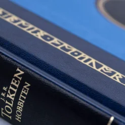 J. R. R. Tolkien J. R. R. Tolkien^Hobbiten: praktutgave, illustrert av Alan Lee