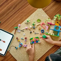 LEGO Friends Lego^Kattens bursdagsfest og leketre (42666)