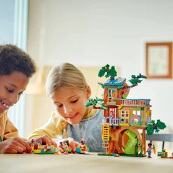 LEGO Friends Lego^Koselig hytte i vennskapstreet (42652)