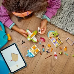 LEGO Friends Lego^Kreativ reise- og strandkoffert (42672)