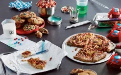 Jenn Fujikawa Marvel: Avengers Campus: The Official Cookbook* Kokebøker