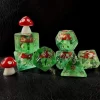 BesCon Industrial Co. Sett^Novelty Mushroom Poly Green, Red /Silver (7) Terningsett