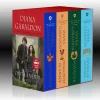 Diana Gabaldon Samlebokser^Outlander 4-Copy Boxed Set: Outlander, Dragonfly in Amber, Voyager, Drums of Autumn