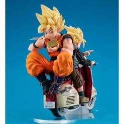 Super Saiyan Son Goku & Super Saiyan Son Gohan on Motorbike Desktop PVC Diorama 16 cm* Samleobjekter