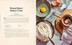 Chelsea Monroe-Cassel The Official Game of Thrones Cookbook: Recipes from King's Landing to the Dothraki Sea* Kokebøker